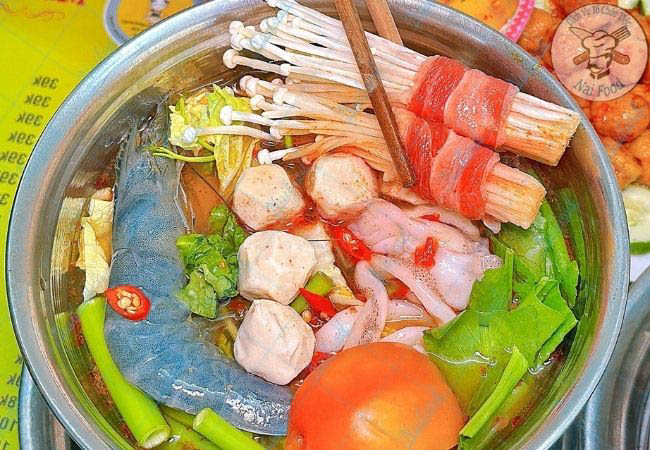 Lẩu hải sản chua cay