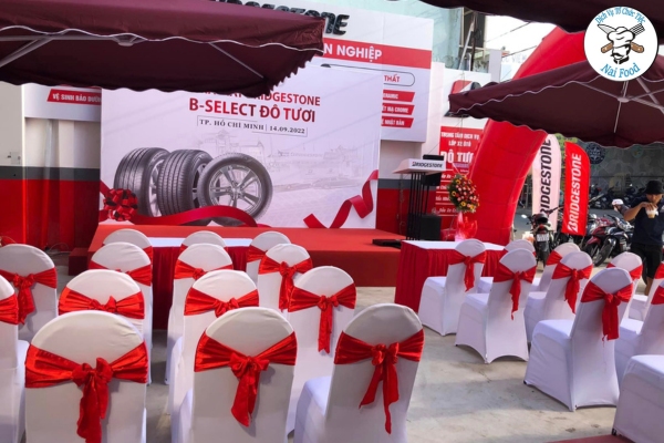 Hỗ trợ chi phí setup bàn ghế