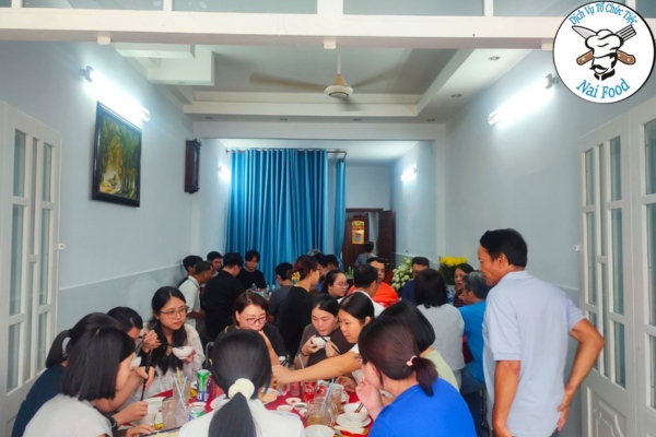 Không gian diễn ra buổi tiệc chay Không gian diễn ra buổi tiệc chay