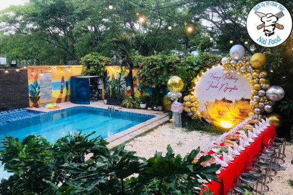 Không gian setup gần bể bơi Không gian setup gần bể bơi