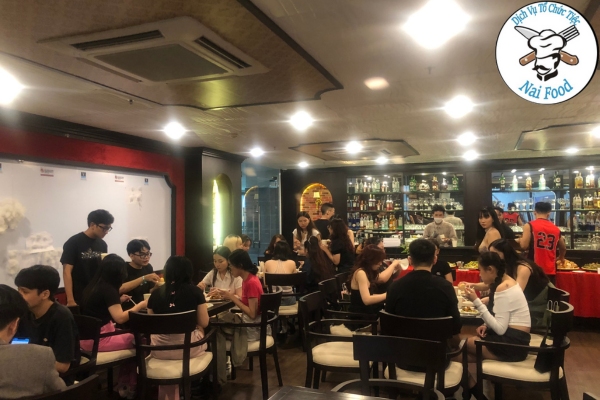 Không gian của bữa tiệc buffet Không gian của bữa tiệc buffet