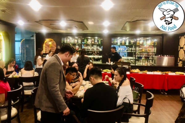 Không gian bữa tiệc buffet Không gian bữa tiệc buffet