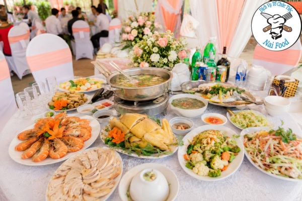 Thực đơn đám cưới ở quê ngon