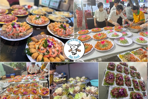 Chuẩn bị thực đơn đãi tiệc.