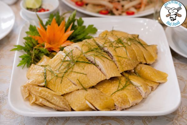 Gà luộc lá chanh