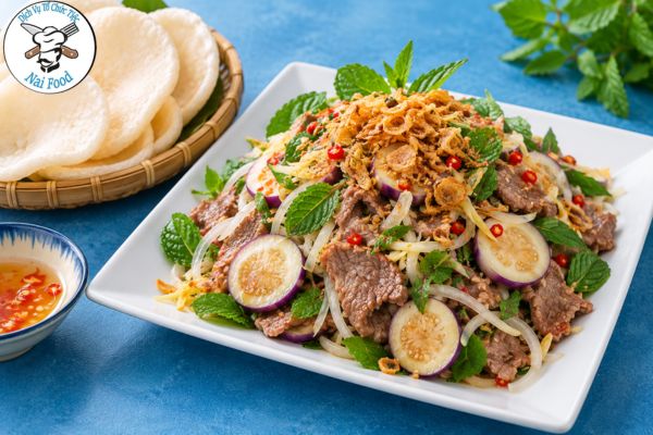 Gỏi bắp bò cà pháo.
