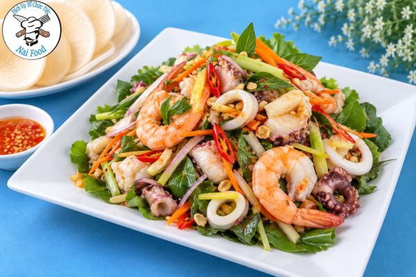 Gỏi thái hải sản.