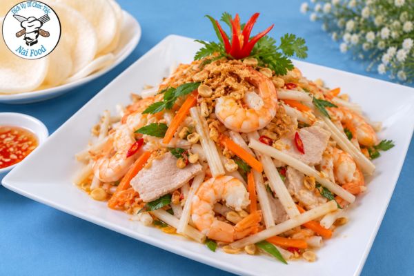 Gỏi ngó sen tôm thịt.
