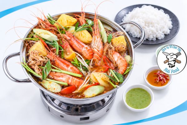 Lẩu tôm chua cay.