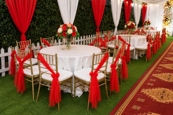 Setup bàn ghế tiffany tone đỏ